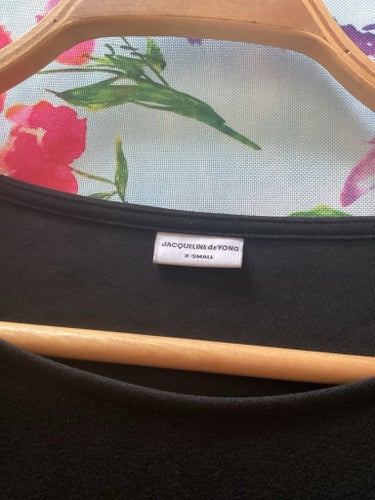 Svart klänning trumpetärmar från JDY strl. XSmall Nypris: 499kr