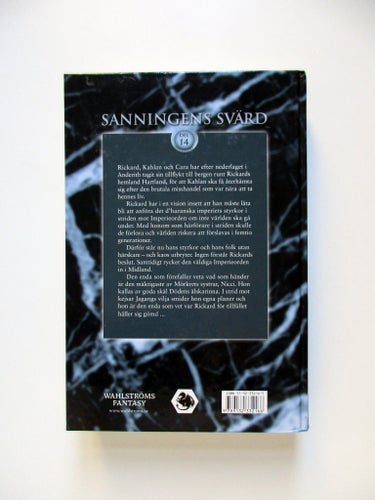 Sanningens Svärd del 14: De Fallnas Tro av Terry Goodkind i väldigt fint skick