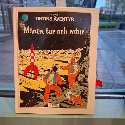 Tintins Äventyr: Månen tur och retur av Hergé POP HOP Bok