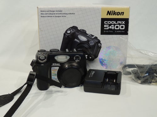 Nikon Coolpix 5400 · 5.1MP entusiastkompakt, 4x ED-zoom · OTESTAD · med låda