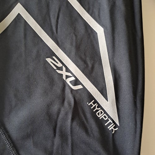 2XU svarta träningstights, storlek S