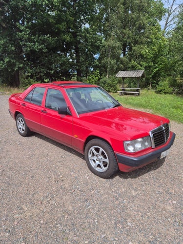Mercedes 190 2.5L Diesel.