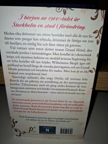 (Pocket) De fenomenala fruntimren på Grand Hôtel av Ruth Kvarnström-Jones, 2020