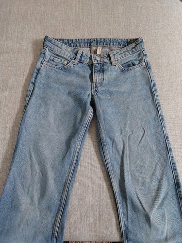 Weekday blåa jeans, storlek 25/30