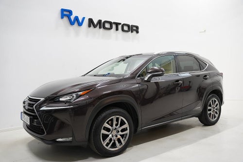 Lexus NX 300h AWD 2.5 AWD E-CVT, 197hk, 2015