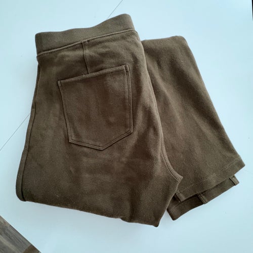 Uniqlo olivgröna leggings byxor.