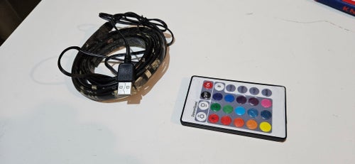 RGB LED-slinga list ca 160 cm med fjärrkontroll (USB) läs text