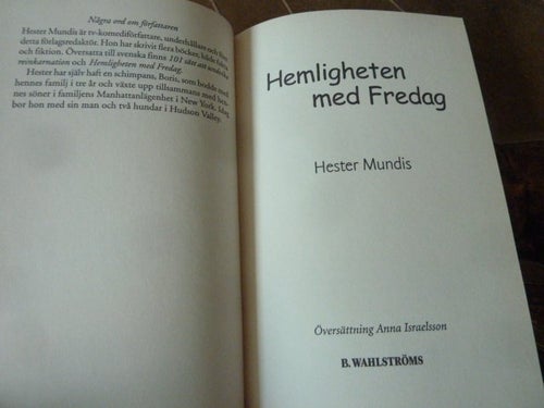 HESTER MUNDIS, HEMLIGHETEN MED FREDAG, 2003, BOK
