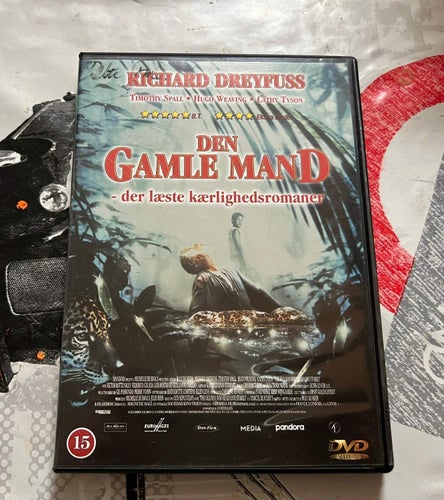 DEN GAMLE SOM LÄSTE OM KÄRLEKEN (2001) DANSK UTGÅVA MED SVENSK TEXT I FINT SKICK