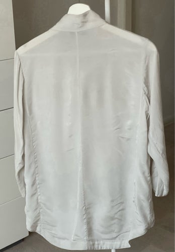 Whyred ljusbeige blus, storlek 36