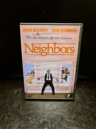 Neighbors ( vågigt omslag )