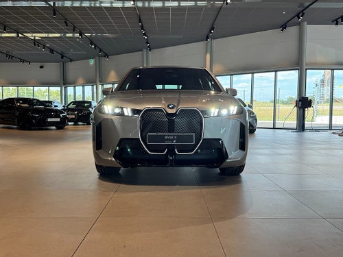 BMW iX xDrive60, 544hk, 2026