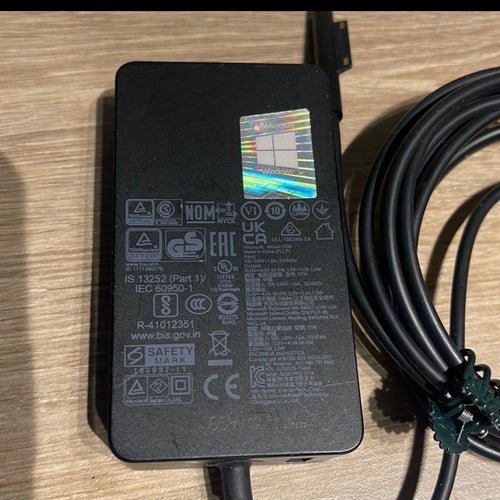 Microsoft Surface Laddare 65W – Original Strömadapter
