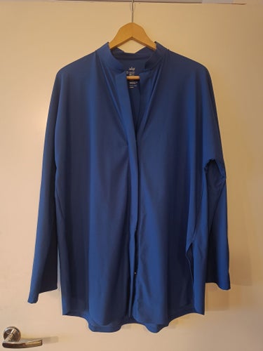 Blå skjorta XL. Märke: Aday. Nypris: 2500 kr.