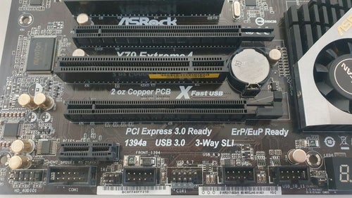 ASRock V70 Extreme 4 REV. G/A 1.03 moderkort (defekt - för reservdelar)
