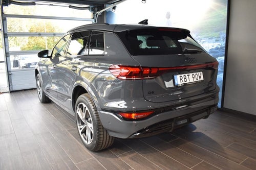 Audi Q6 e-tron quattro SUV 285 kW / 388 HK S-LINE