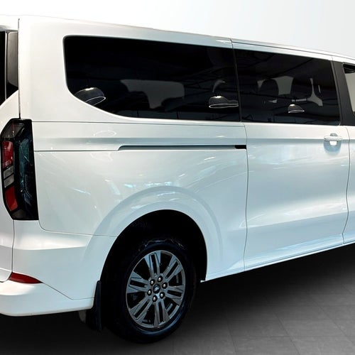 Ford Tourneo Custom 340 Plug-in Hybrid 9-Sits | Laddhybrid | Titanium