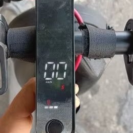 500W 10Ah 35km/h 40km räckvidd elektrisk skoter med APP, hopfällbar elsparkcykel