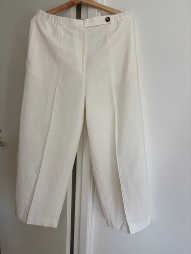 H&M vita byxor med pressveck