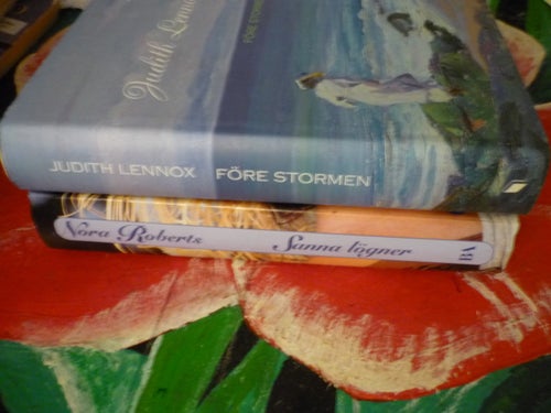 BOK, 2 STYCKEN BÖCKER, NORA ROBERTS: SANNA LÖGNER, JUDITH LENNOX: FÖRE STORMEN