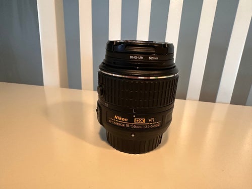 Nikon D3100 med AF-S NIKKOR 18–55mm objektiv