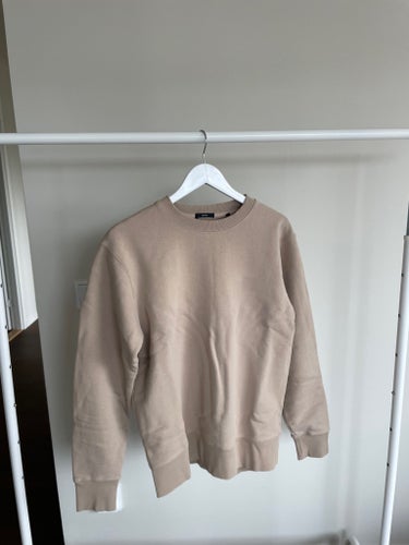 Beige sweatshirt