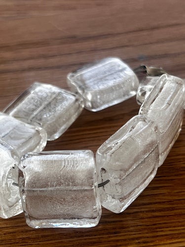 Glasarmband med wire och lås