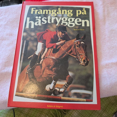 Framgång på hästryggen av Robert Owen, 1975