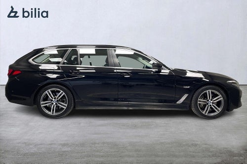 BMW 530e xDrive Touring / Drag / 18" Alu / Sensafin /