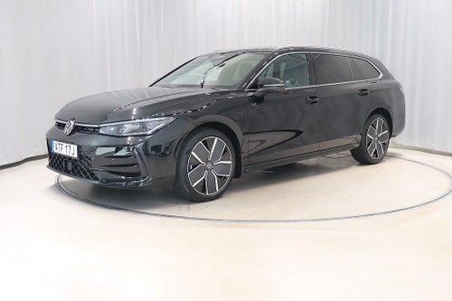 Volkswagen Passat R-Line 1.5 TSI eHybrid 272hk Drag Värmare Pano Nav