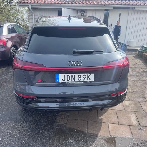 Audi Q8 50 e-tron S-line