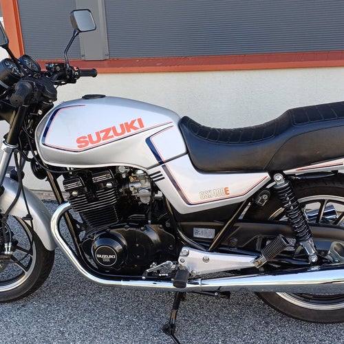 Suzuki GSX400E - en smidig och mångsidig motorcykel i fint skick