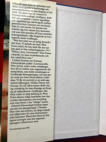 MAN BEHÖVER INTE VARA HJÄLTE En självbiografi General H. Norman Schwarzkopf 1993
