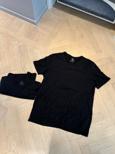 Två svarta t-shirts helt nya Resteröds xl