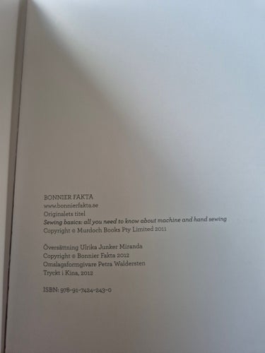 Bok - Sy dina egna kläder av Sandra Bardwell, 2012