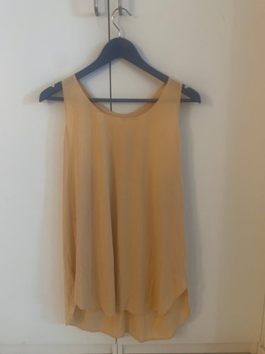Uniqlo airism gul träningsslinne, storlek XL