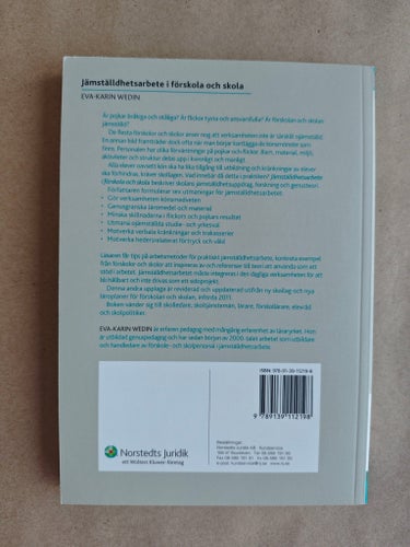 Jämställdhetsarbete i förskola och skola av Eva-Karin Wedin, 2011