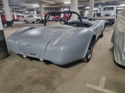 AC Cobra replika LS7 turbo Corvette