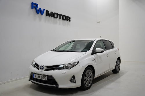 Toyota Auris Hybrid e-CVT, 136hk, 2014