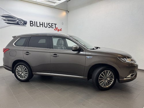 Mitsubishi Outlander PHEV 224hk Business Läder/Bkamera/RockfordF/AdaptivF/Carpla