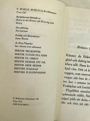 HEKTORS FLYGUPPVISNING + HEKTOR ÅKER SKIDOR Wahlströms TEDDY böcker
