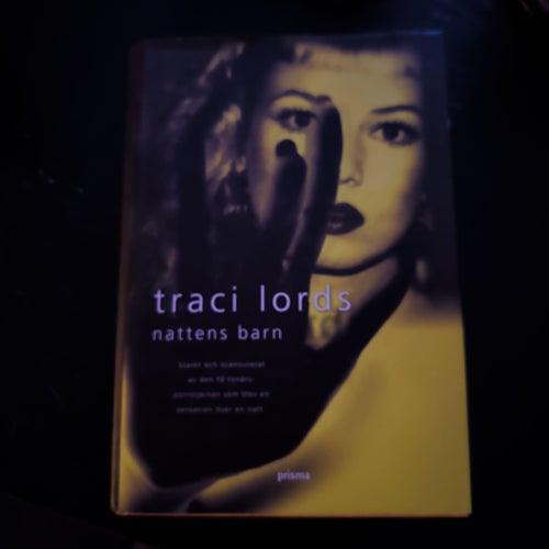 Nattens barn av Traci Lords, 2003