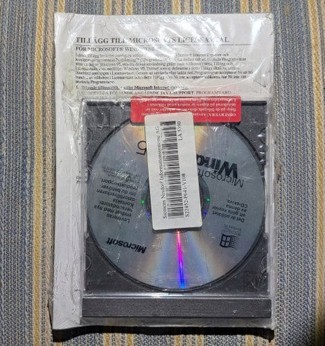 Microsoft Windows 95 OPERATIVSYSTEM ! HELT NYTT ! KOMPLETT ! INPLASTAD ! OBRUTEN