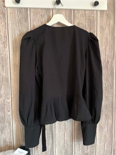 Tröja ny utan prislapp svart ONLY Trend 36, blus, långärmad fintröja strl S