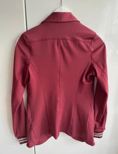 Miss Goodlife vinröd kavaj, storlek XS