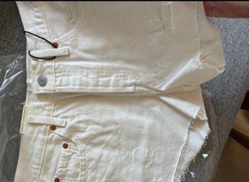 Levi's vita shorts, storlek 28