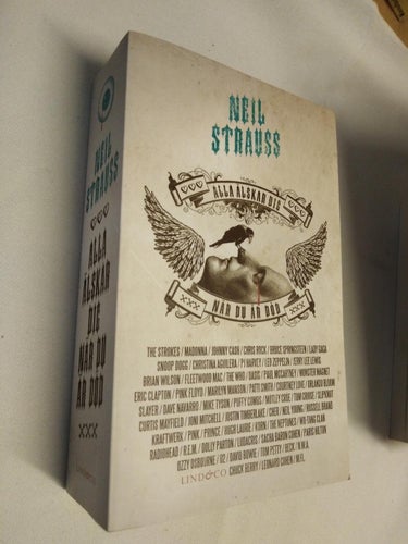 Alla älskar dig när du är död av Neil Strauss, bok Very Fine