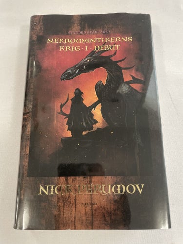 Nekromantikerns krig 1: Debut | Nick Perumov | Svärdens väktare | Inbunden