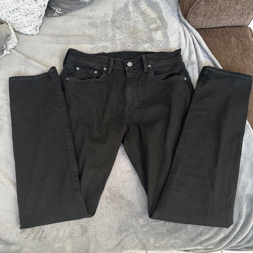 Helt nya Levi's svarta jeans, storlek W30 L32