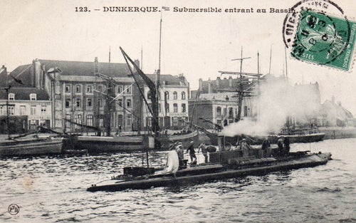 Vy över Dunkerque - Ubåt som går in i bassängen - Nr 6049